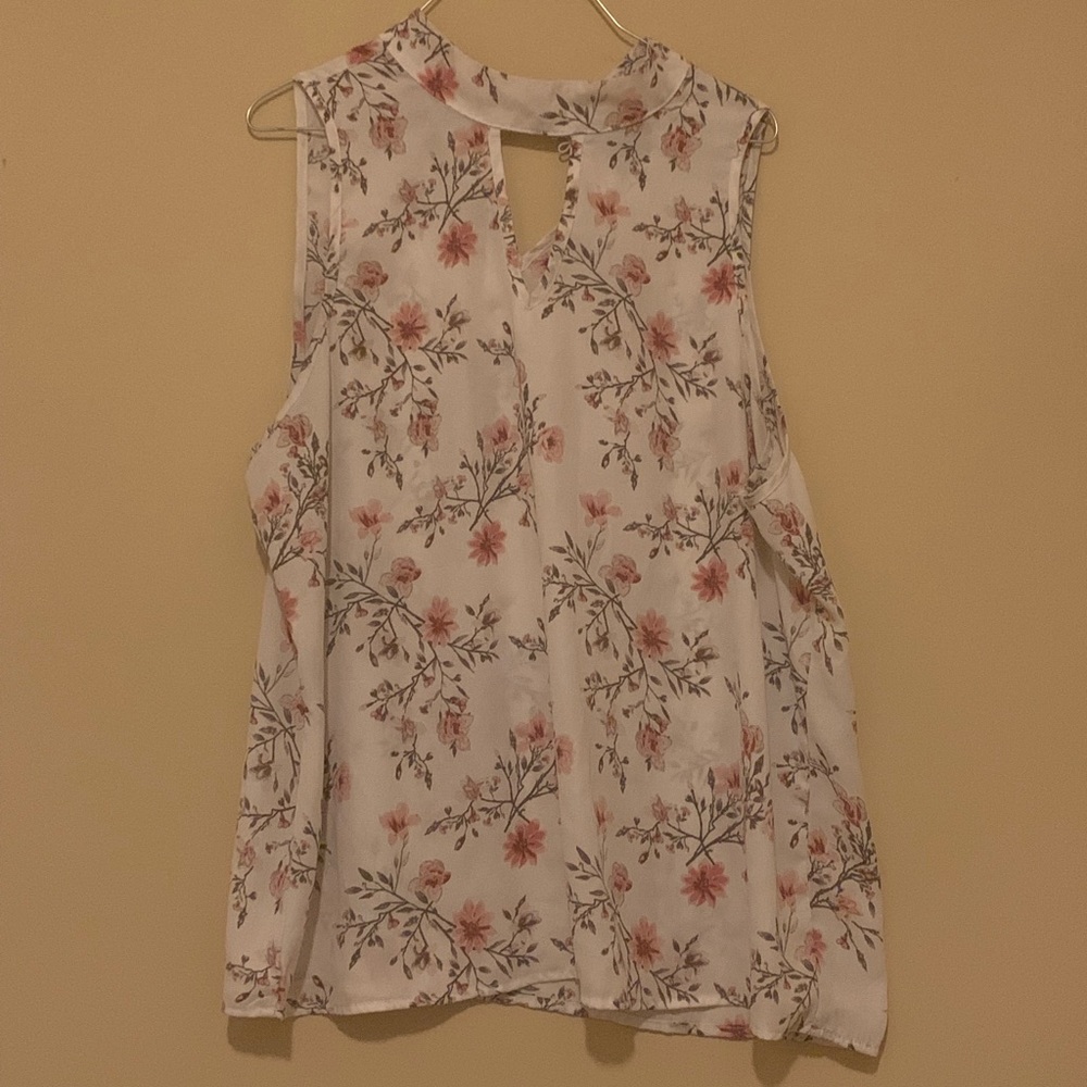 Sleeveless blouse